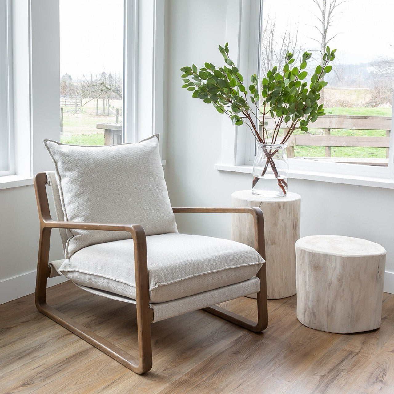 Nova Wide 16 Inch Stump - Round - White