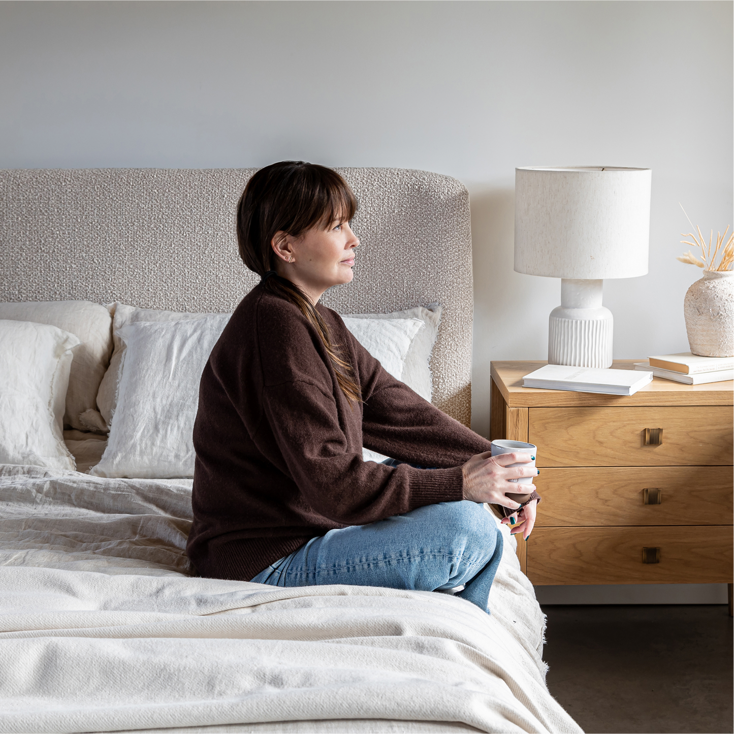 Faye Queen Bed Short - Truffle